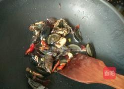 皮蛋炒辣椒的做法图解5