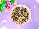 红豆角炒蒲菜的做法[图]