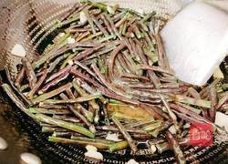 红豆角炒蒲菜的做法图解11