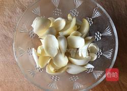 西芹炒百合的做法图解2