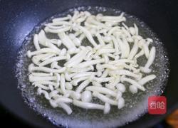 丝瓜虾仁菌菇汤的做法图解5