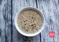 花生鸡肉藜麦粥的做法图解3