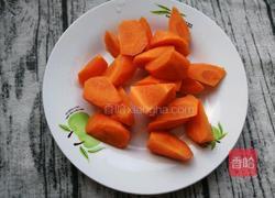 玉米鸭腿煲的做法图解3