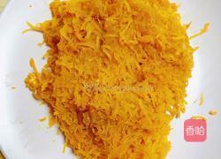 奶香南瓜鸡蛋饼的做法图解2