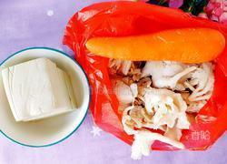 平菇豆腐汤的做法图解1