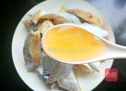 糖醋带鱼的做法图解5