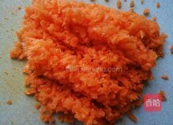 胡萝卜莲藕饼的做法图解3