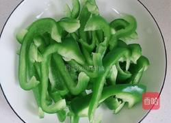 甜椒炒鱿鱼圈的做法图解2