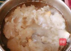 猕猴桃薏米银耳汤的做法图解6