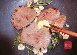 迷迭香黑胡椒牛排的做法图解14