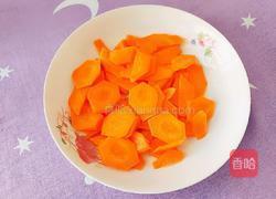 胡萝卜炒山药的做法图解2