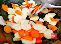 胡萝卜炒山药的做法图解7