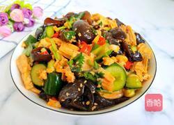 凉拌木耳腐竹黄瓜的做法图解1