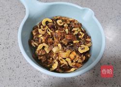 黄芪菊花粥的做法图解2