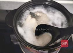 香辣鸡汤米线的做法图解1