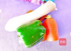 胡萝卜青椒炒杏鲍菇的做法图解1