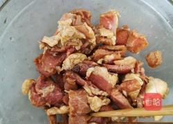 菜花炒肉的做法图解1