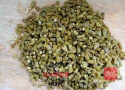 肉末酸豆角的做法图解2