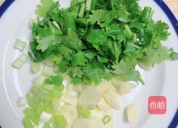 蟹味菇骨汤粉丝煲的做法图解2