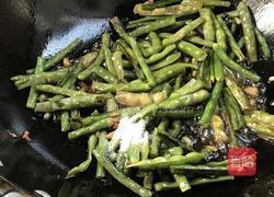 清炒麻豆角的做法图解7