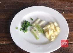 枸杞炒莴笋的做法图解2