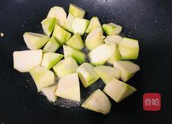 金黄鲜美的丝瓜鸡蛋菌菇汤,简单又低脂,全家都喜欢的做法图解5