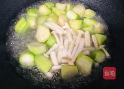 金黄鲜美的丝瓜鸡蛋菌菇汤,简单又低脂,全家都喜欢的做法图解8