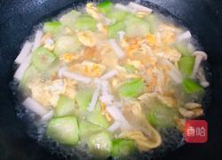 金黄鲜美的丝瓜鸡蛋菌菇汤，简单又低脂，全家都喜欢的做法图解10