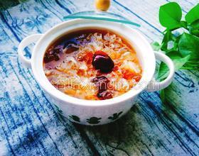 銀耳桃膠雪燕羹