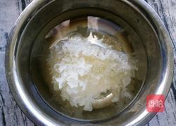 银耳桃胶雪燕羹的做法图解4
