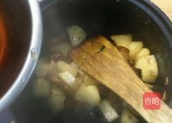 土豆炖五花肉的做法图解7