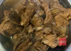 Illustration of home-style braised pork ribs 10