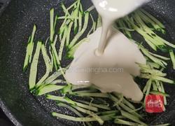 黄瓜鸡蛋饼的做法图解7