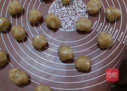 广式莲蓉蛋黄月饼的做法图解8