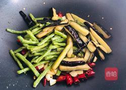 超级下饭的茄子炒豆角，不能少了它的做法图解8