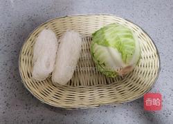 包菜粉丝煲的做法图解1