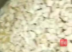 酸菜鸡肉米线的做法图解2