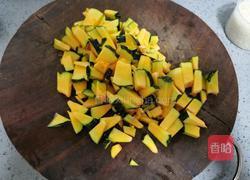 南瓜蜜枣大米粥的做法图解2