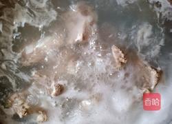 枸杞莲藕排骨汤的做法图解2