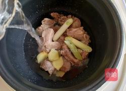 莲藕玉米排骨汤的做法图解9