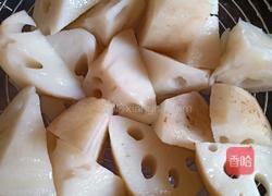 莲藕玉米排骨汤的做法图解7