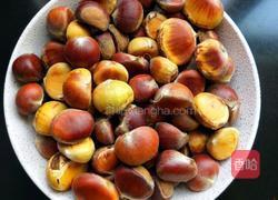 巧剥板栗壳的做法图解3