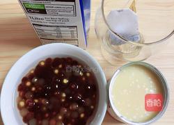 网红波霸珍珠奶茶的做法图解1