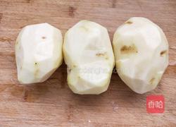 土豆烧牛肉的做法图解1