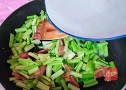 腊肠炒芹菜的做法图解6