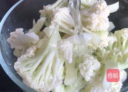 番茄烧菜花的做法图解1