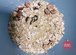 红枣麦片银耳粥的做法图解3