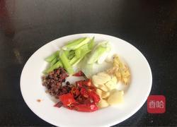 麻辣干煸鱼块的做法图解2