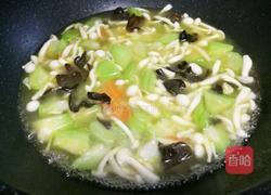 丝瓜木耳菌菇汤的做法图解9