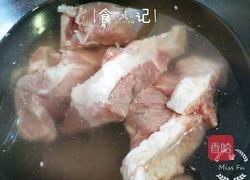 冬瓜排骨汤的做法图解1